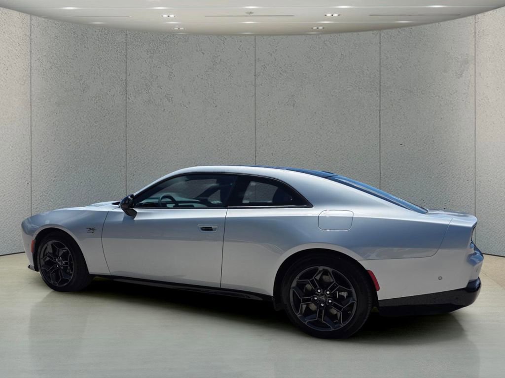 Used 2025 Dodge Charger R/T w/ Sun & Sound Package image 5