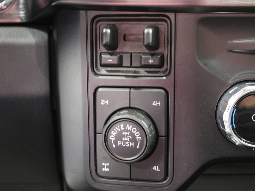 Used 2024 Ford F250 Lariat w/ Lariat Ultimate Package AWD/4WD image 75