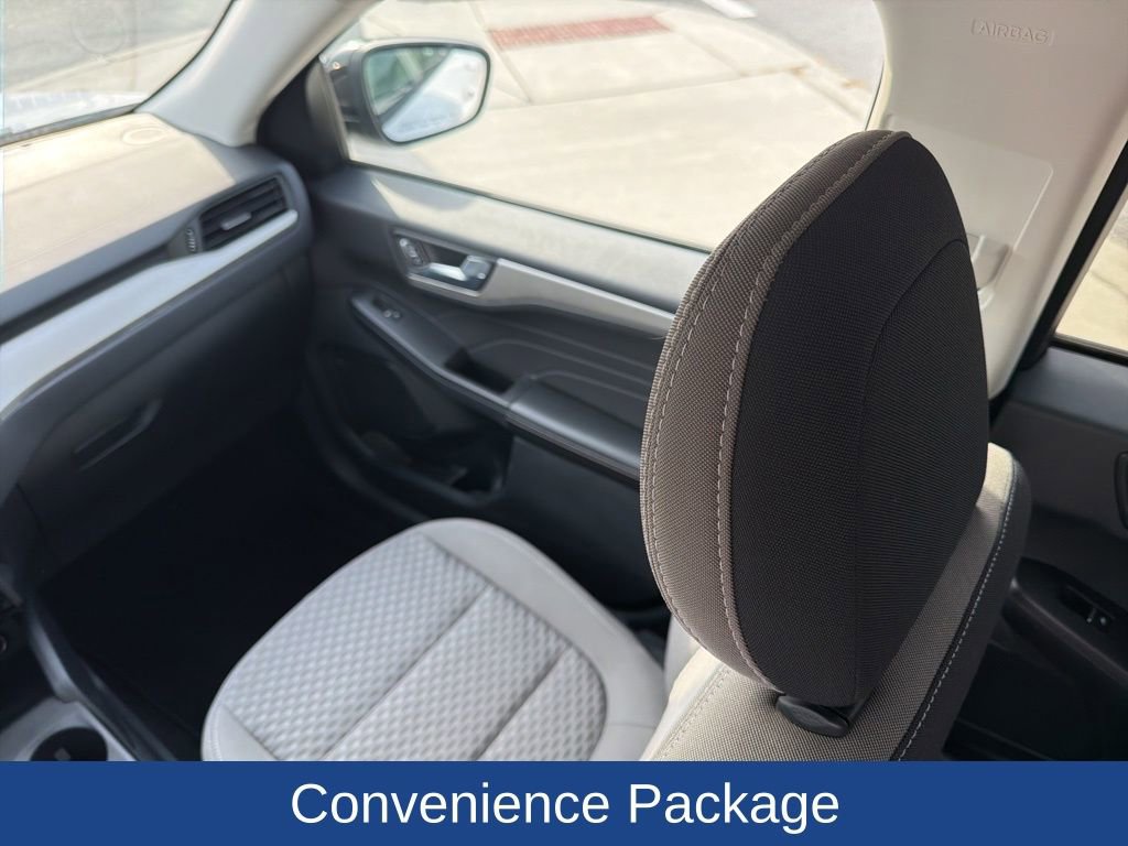 Certified 2021 Ford Escape SE w/ SE Sport Appearance Package image 18