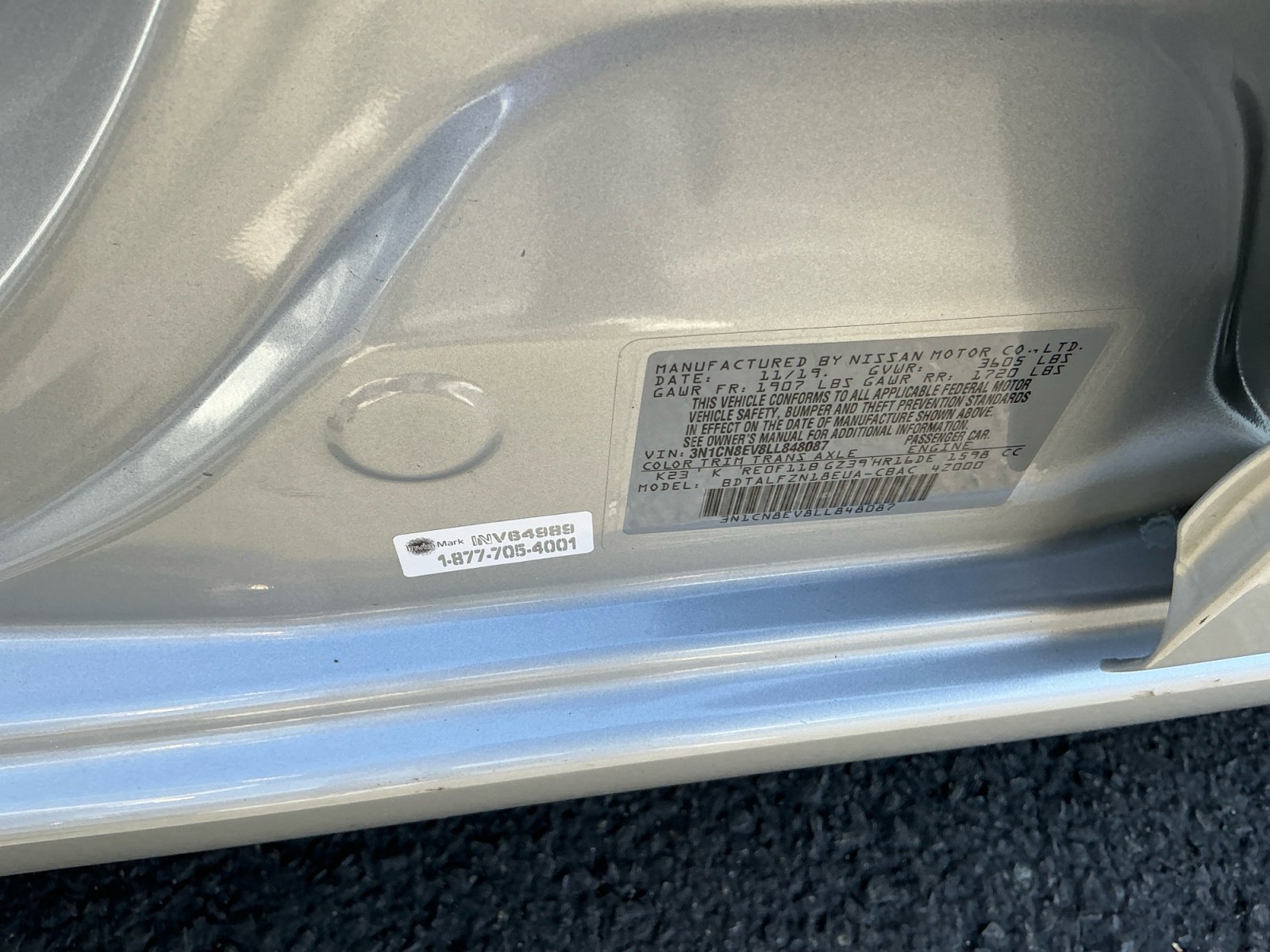 Used 2020 Nissan Versa SV w/ Trunk Package image 27