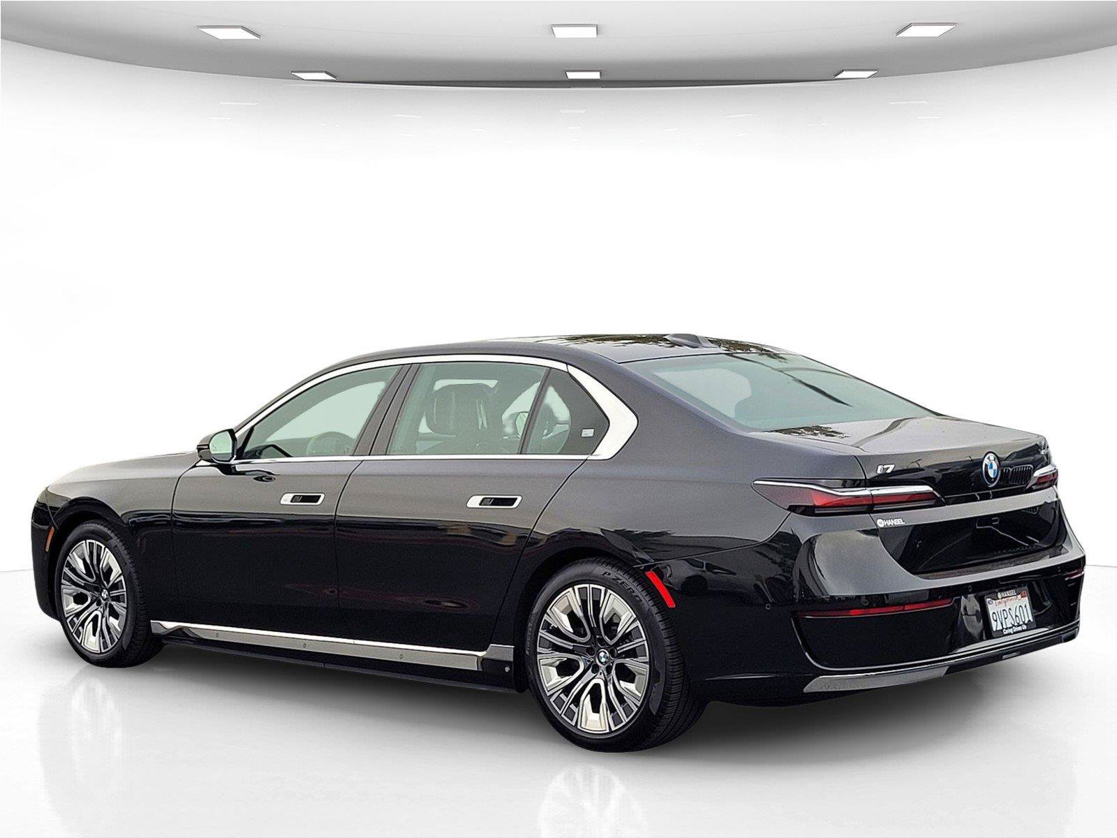 Used 2024 BMW i7 eDrive50 w/ Executive Package RWD image 9