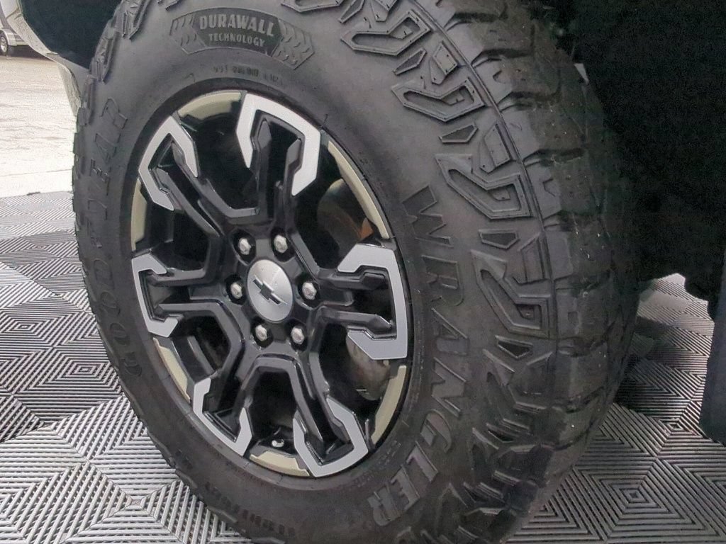 Used 2024 Chevrolet Silverado 1500 ZR2 AWD/4WD image 35
