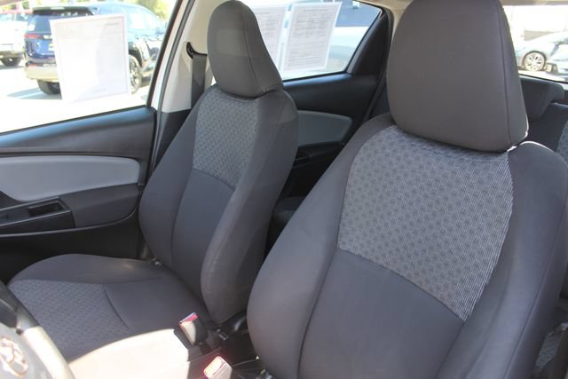 Used 2016 Toyota Yaris L FWD image 11