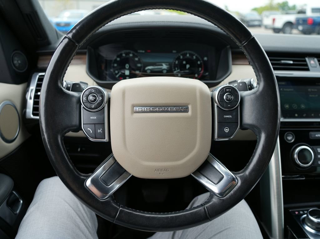 Used 2018 Land Rover Discovery HSE AWD/4WD image 14