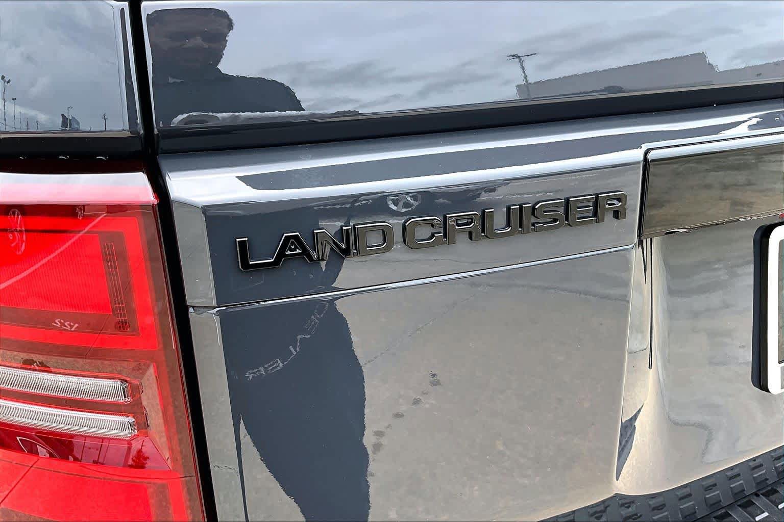 Used 2025 Toyota Land Cruiser w/ Premium Package AWD/4WD image 10