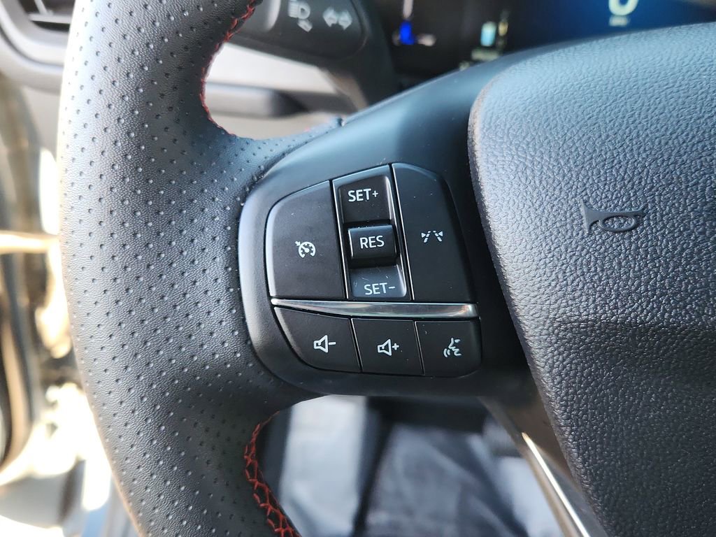 Used 2025 Ford Escape ST-Line image 21