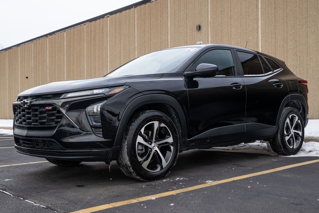 Used 2024 Chevrolet Trax RS w/ Sunroof Package image 4