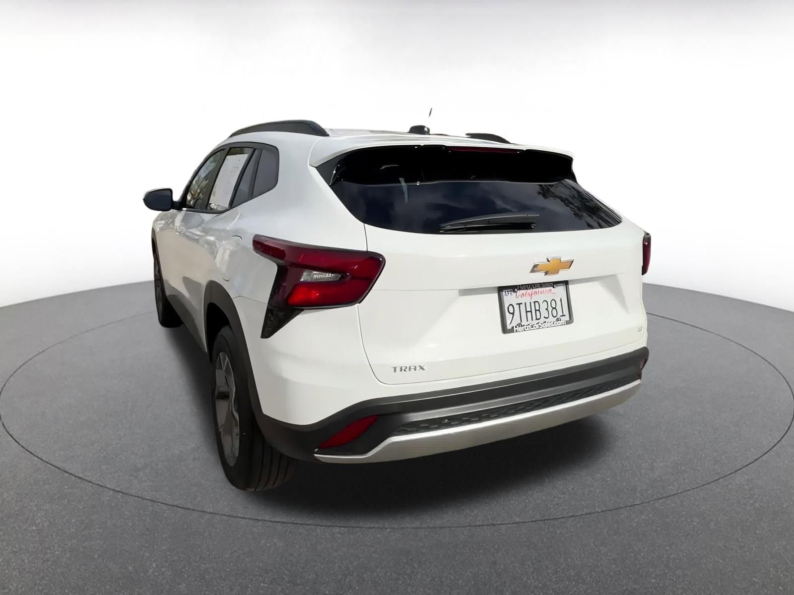 Used 2025 Chevrolet Trax LT image 11