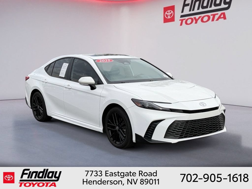Used 2025 Toyota Camry SE AWD/4WD image 4