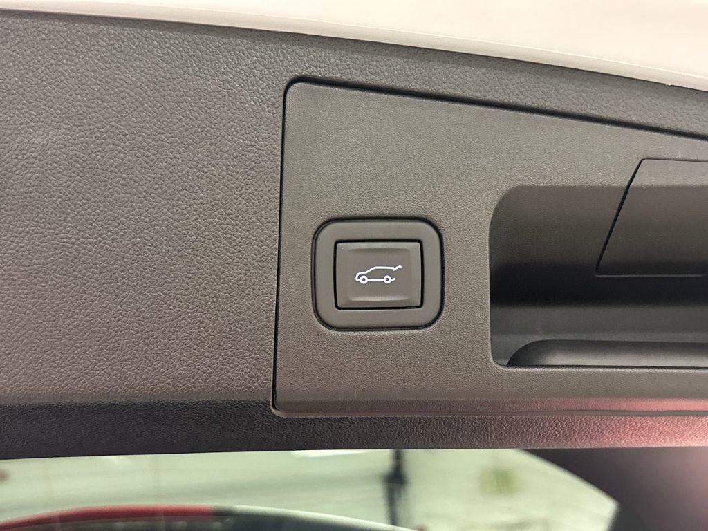 Used 2024 Cadillac XT4 Sport w/ Cold Weather Package FWD image 20