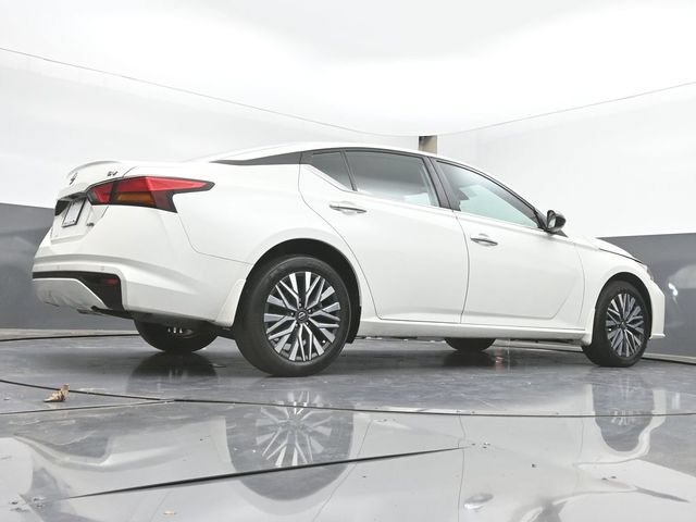 Used 2024 Nissan Altima 2.5 SV AWD/4WD image 43