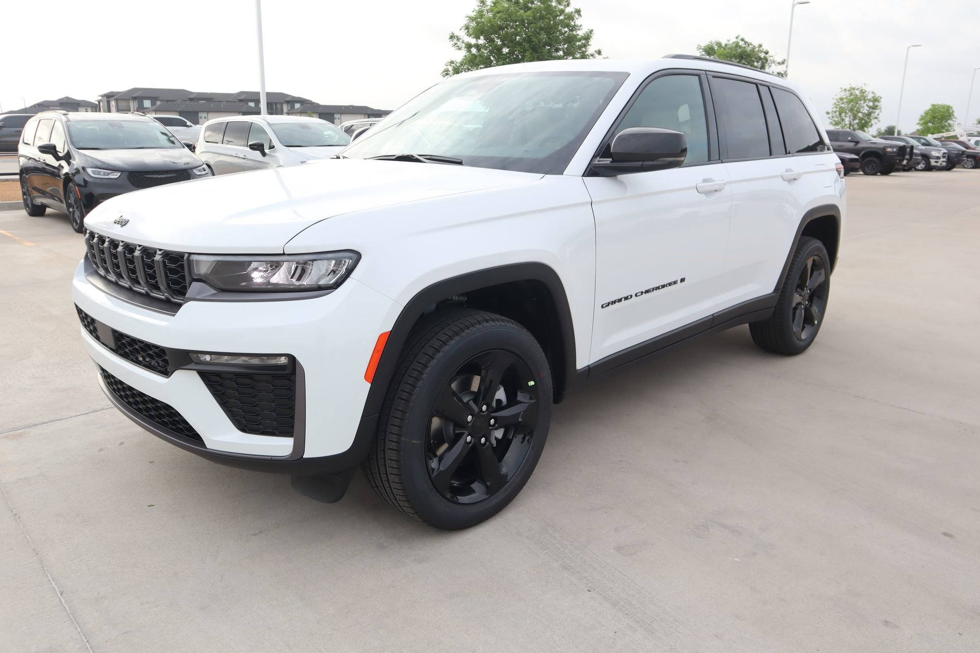 New 2026 Jeep Grand Cherokee Limited AWD/4WD image 11