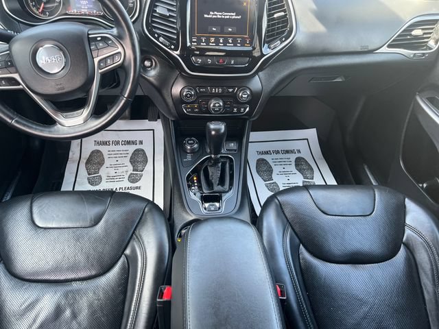 Used 2019 Jeep Cherokee Overland w/ Technology Group AWD/4WD image 39