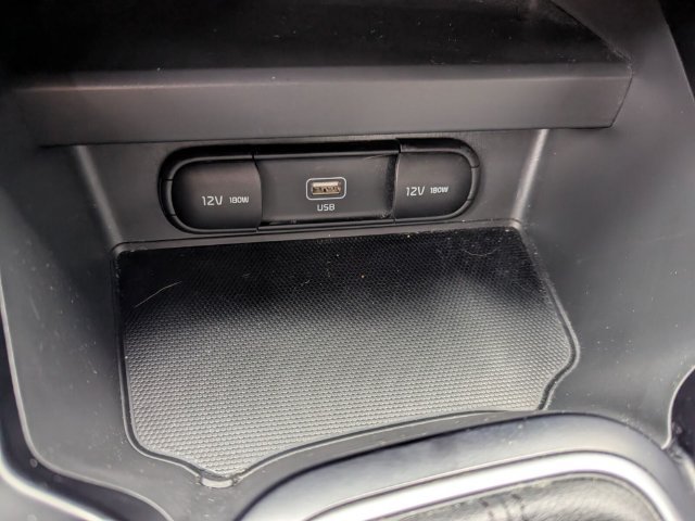 Used 2020 Kia Soul LX FWD image 25