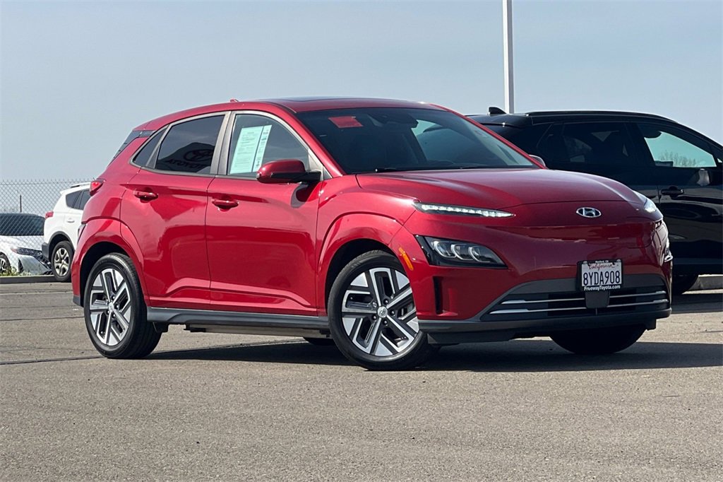 Used 2022 Hyundai Kona Limited image 2