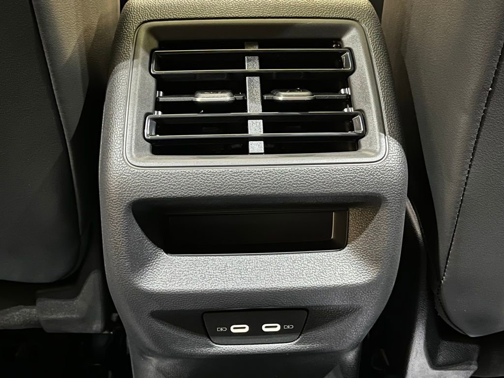 New 2026 Volkswagen Tiguan SE R-Line FWD image 25