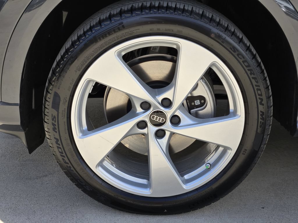 Certified 2025 Audi Q5 Premium Plus AWD/4WD image 16