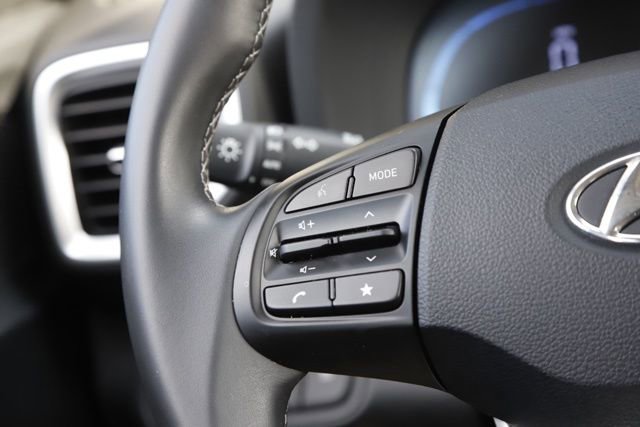 Certified 2026 Hyundai Venue SEL FWD image 21