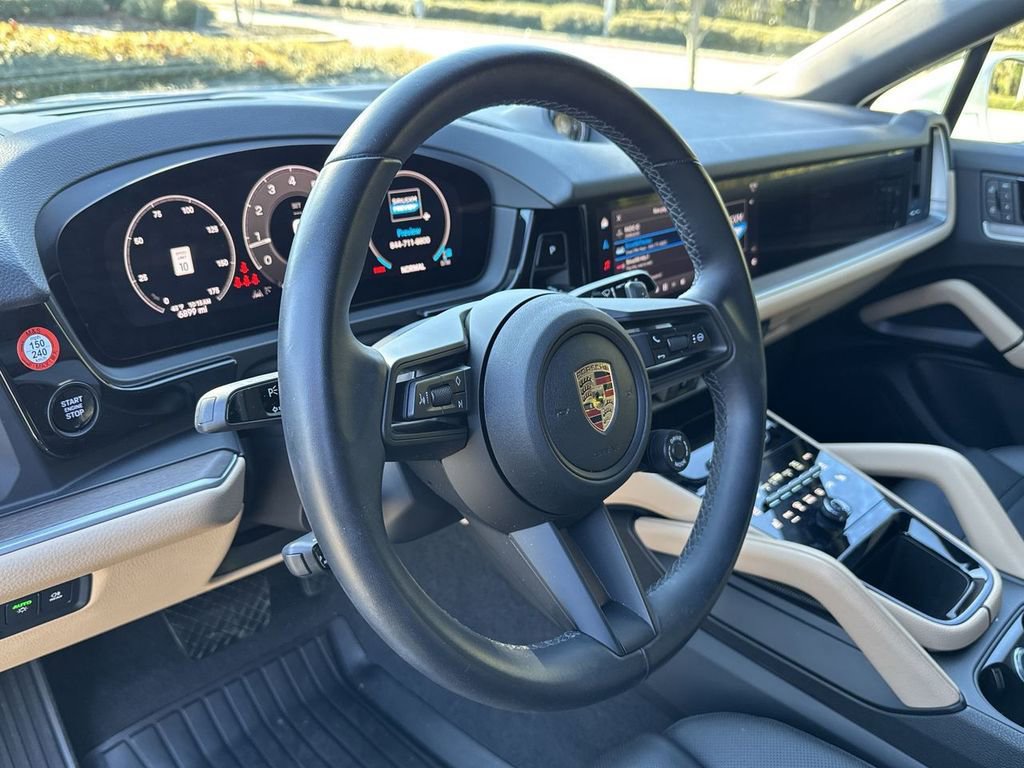 Certified 2024 Porsche Cayenne Coupe image 10
