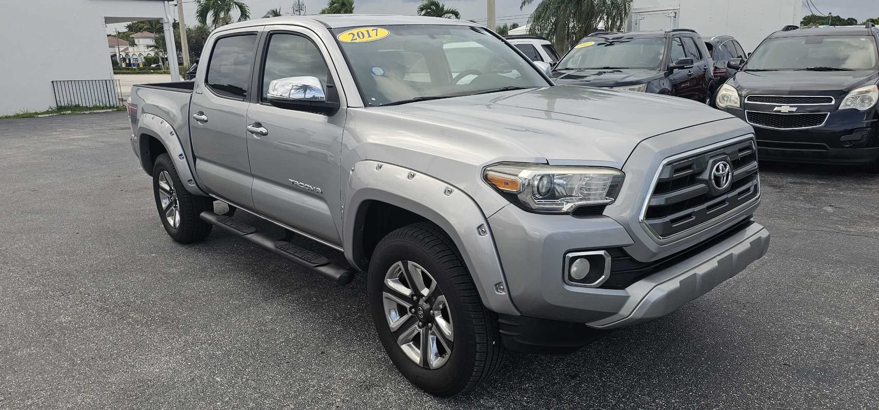 Used 2017 Toyota Tacoma Limited w/ Tow Package RWD image 7