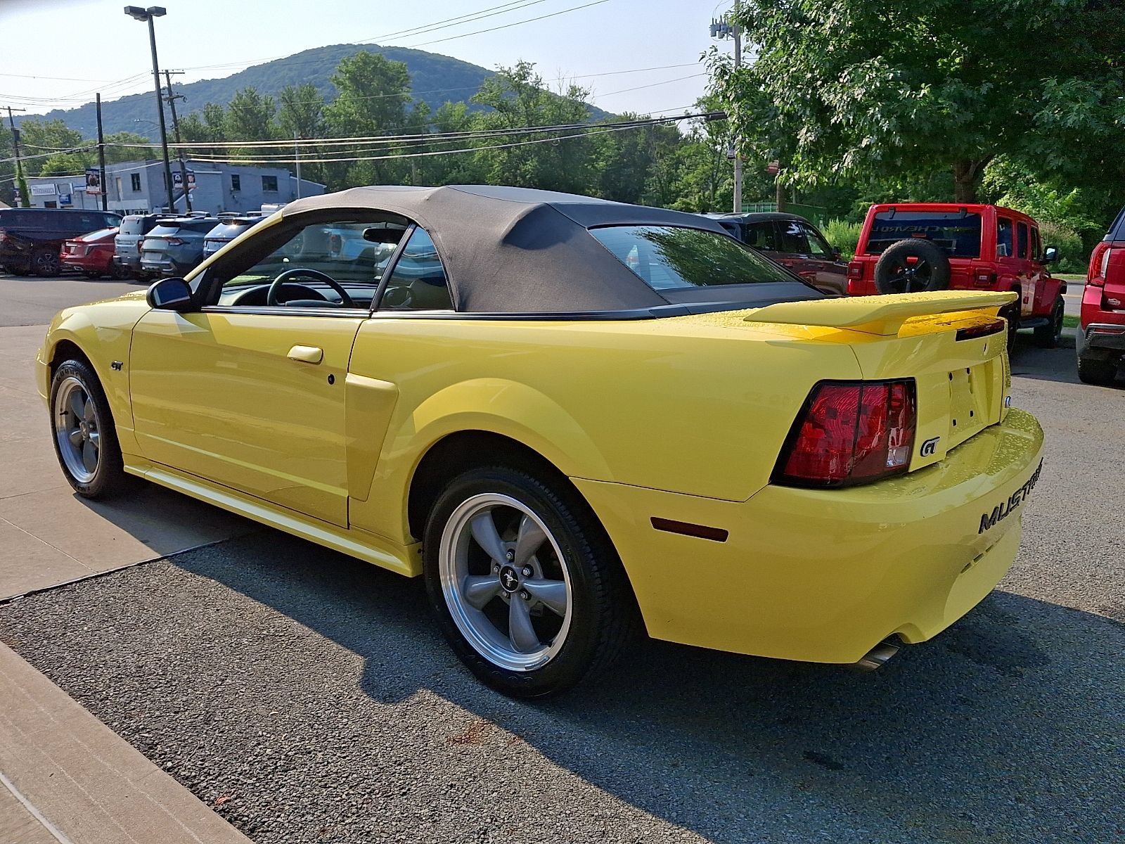 Used 2002 Ford Mustang GT RWD image 5
