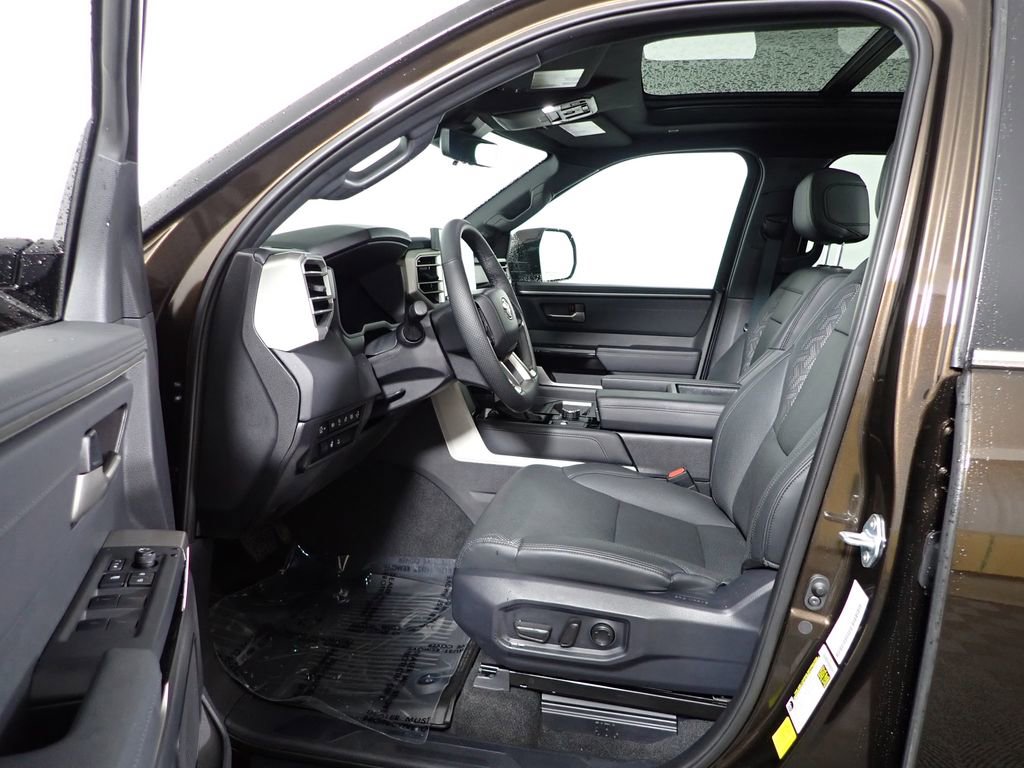 Used 2025 Toyota Tundra Limited AWD/4WD image 24
