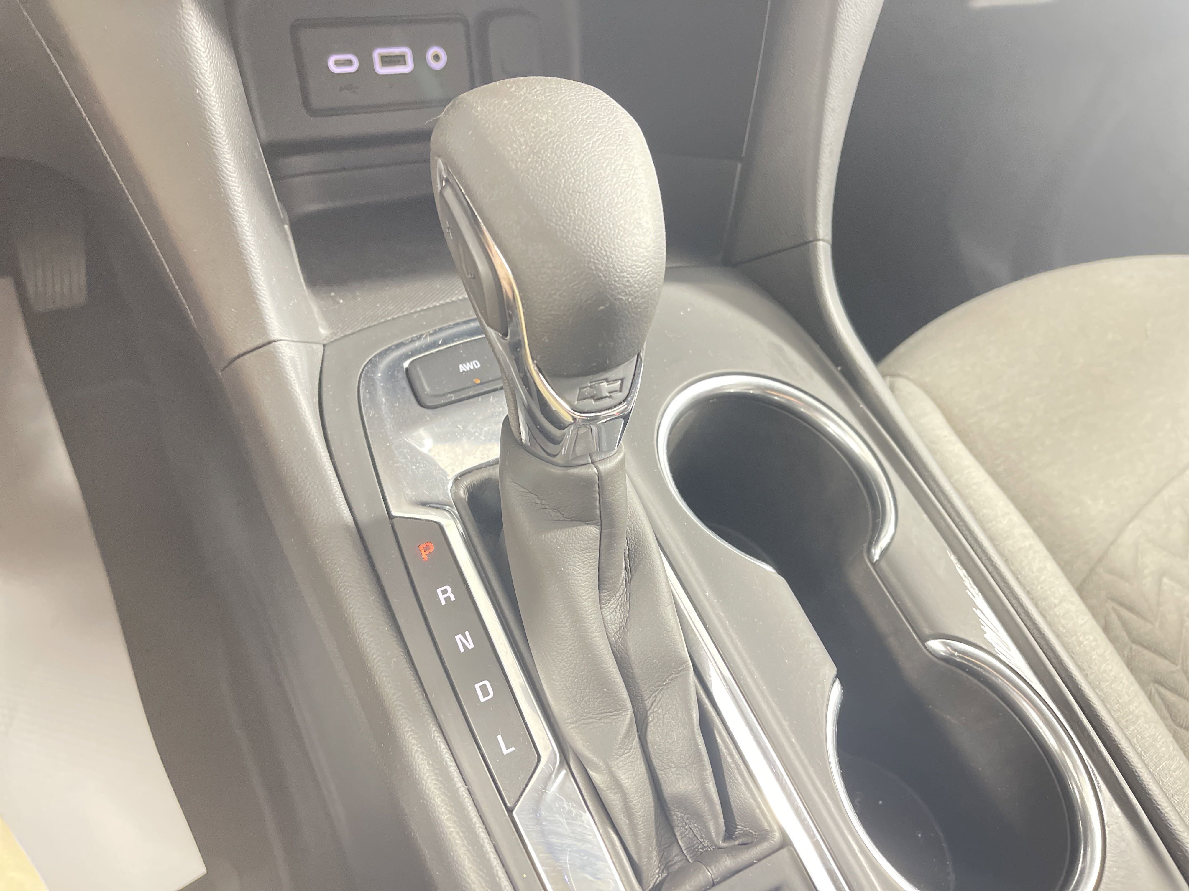 Used 2022 Chevrolet Equinox LS image 24