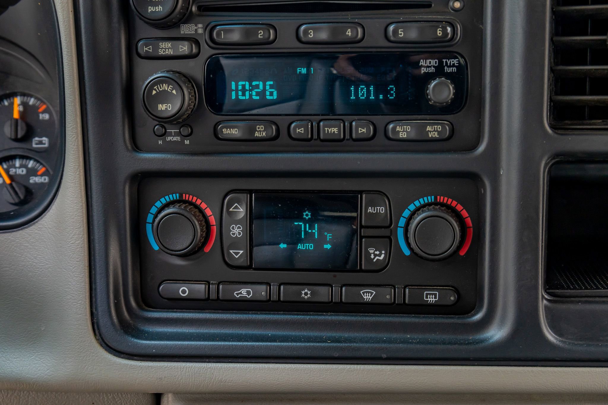 Used 2007 GMC Sierra 3500 SLT w/ Heavy-Duty Power Package image 25