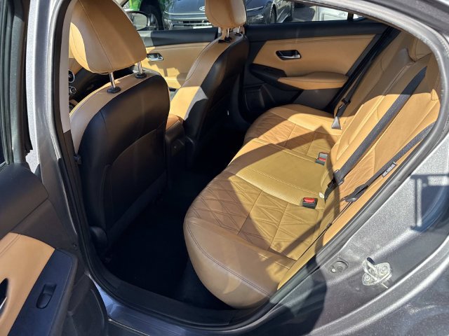 Used 2022 Nissan Sentra SV w/ SV Premium Package FWD image 17