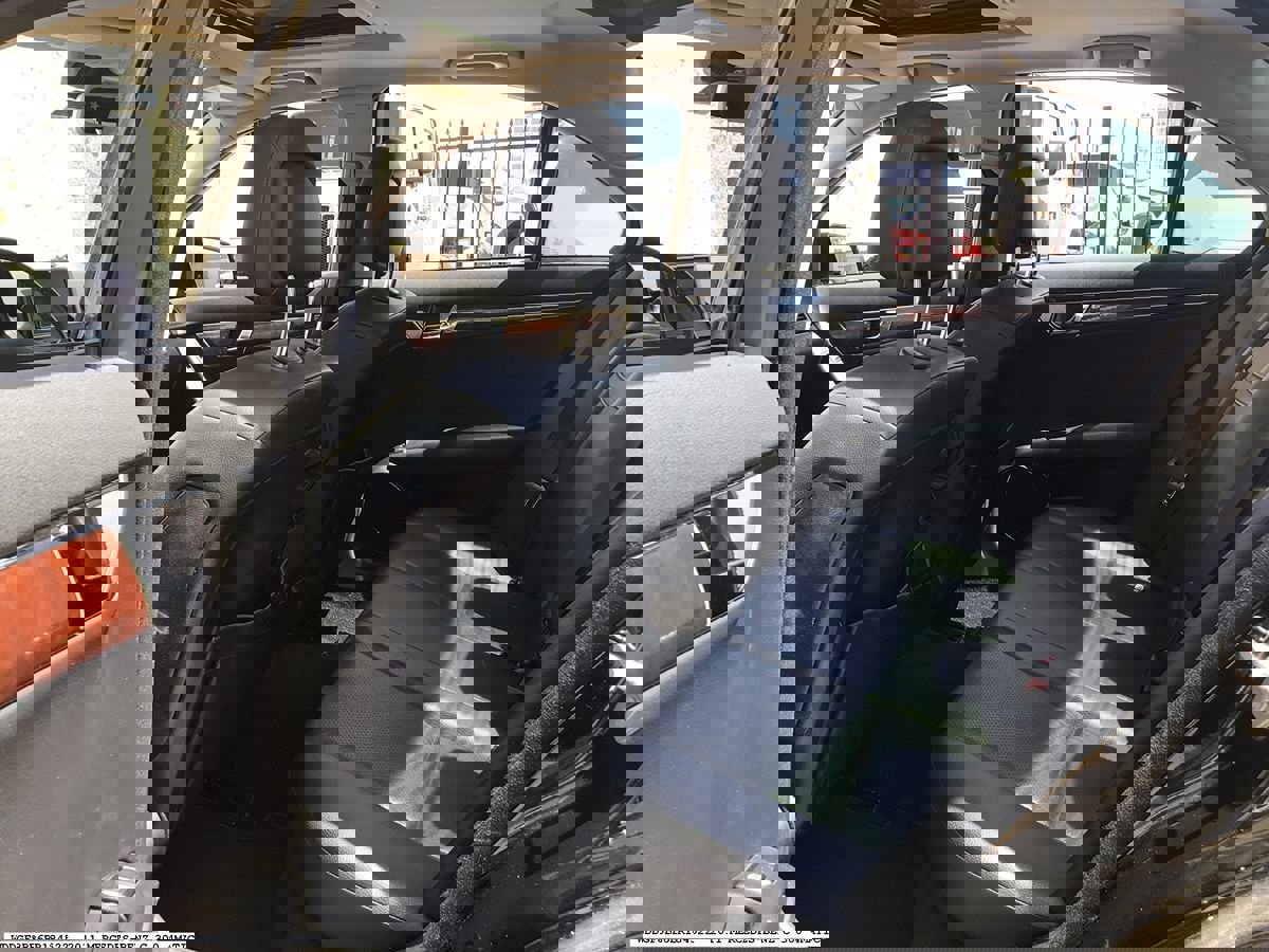 Used 2011 Mercedes-Benz C 300 4MATIC Sedan image 14