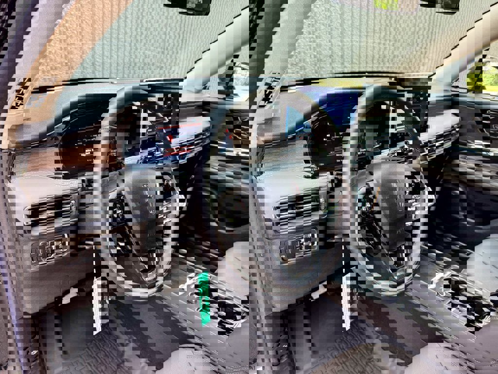 New 2025 Lincoln Corsair Grand Touring image 9