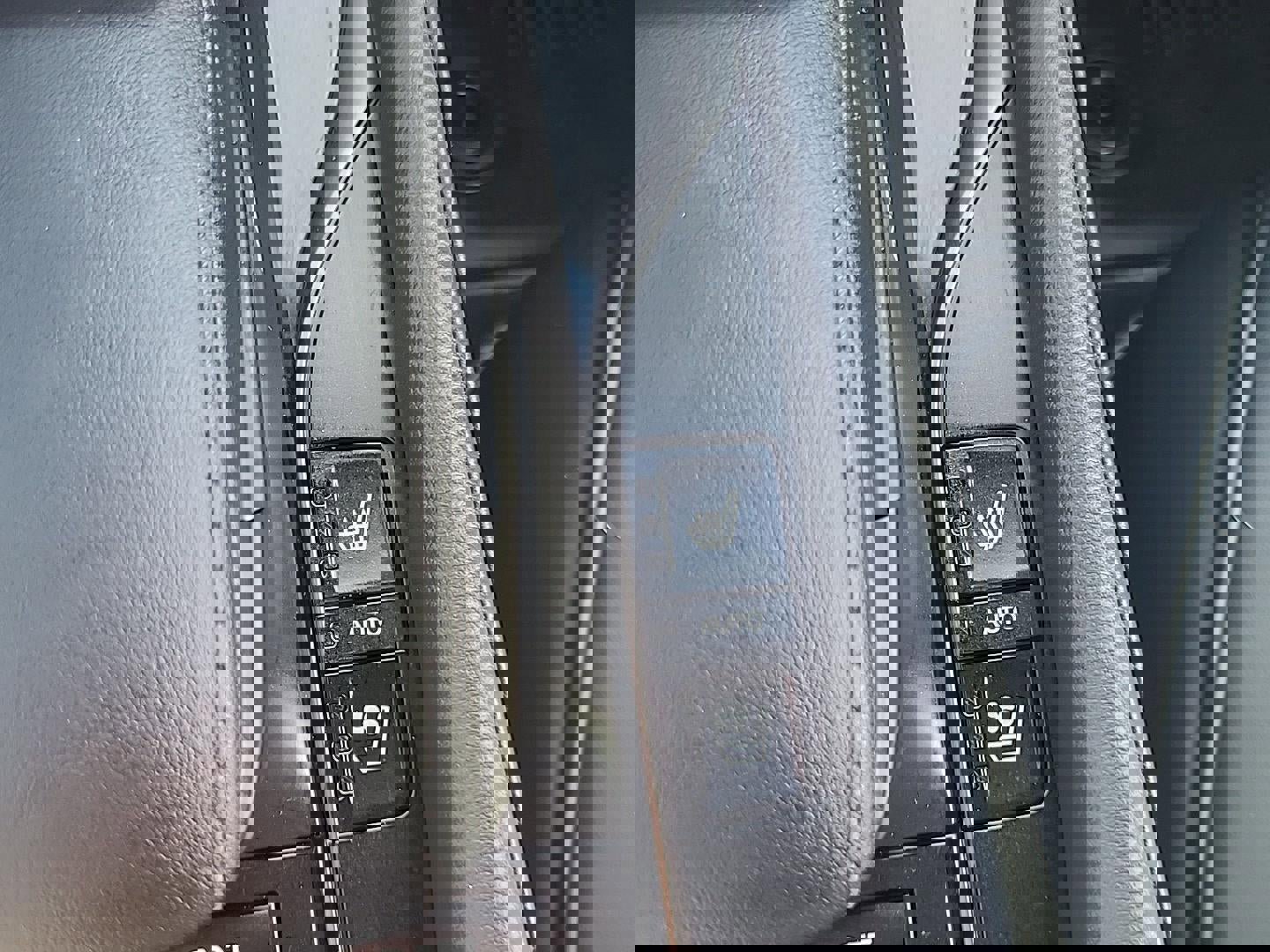 Used 2020 Lexus LX 570 4WD w/ Sport Package image 17