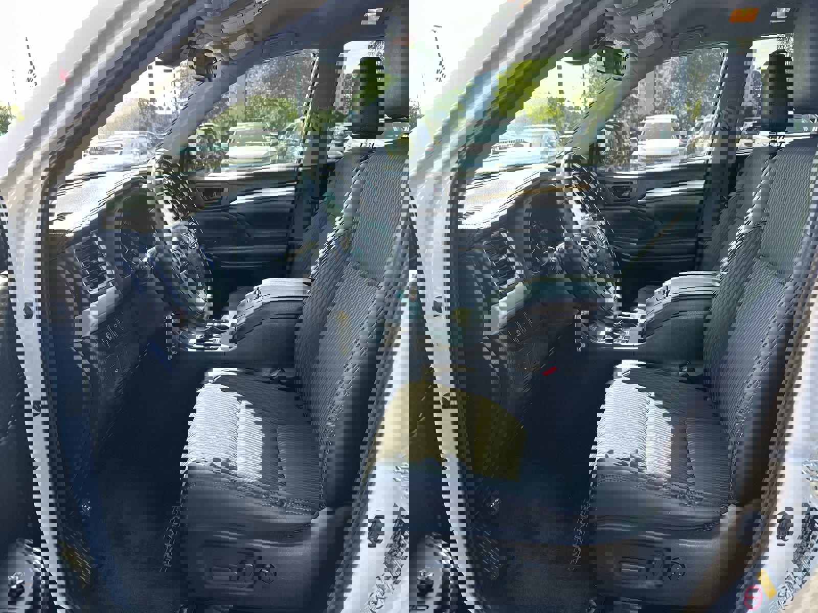 Used 2018 Toyota Highlander Plus FWD image 16