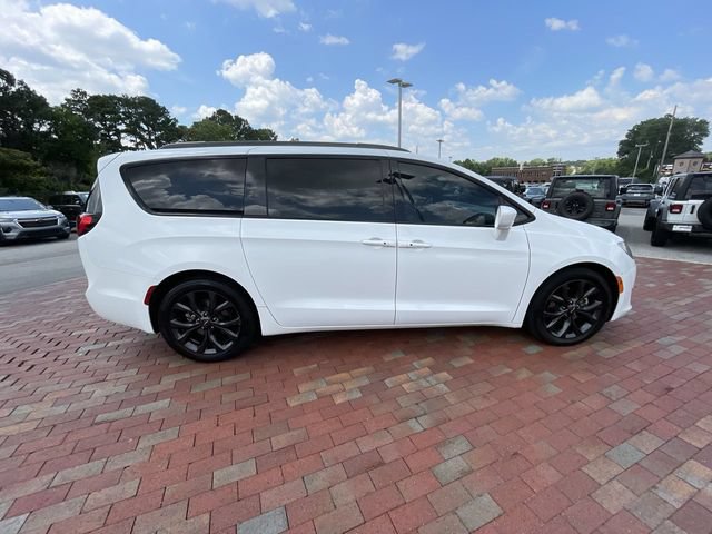 Used 2018 Chrysler Pacifica Touring Plus w/ S Appearance Package FWD image 35