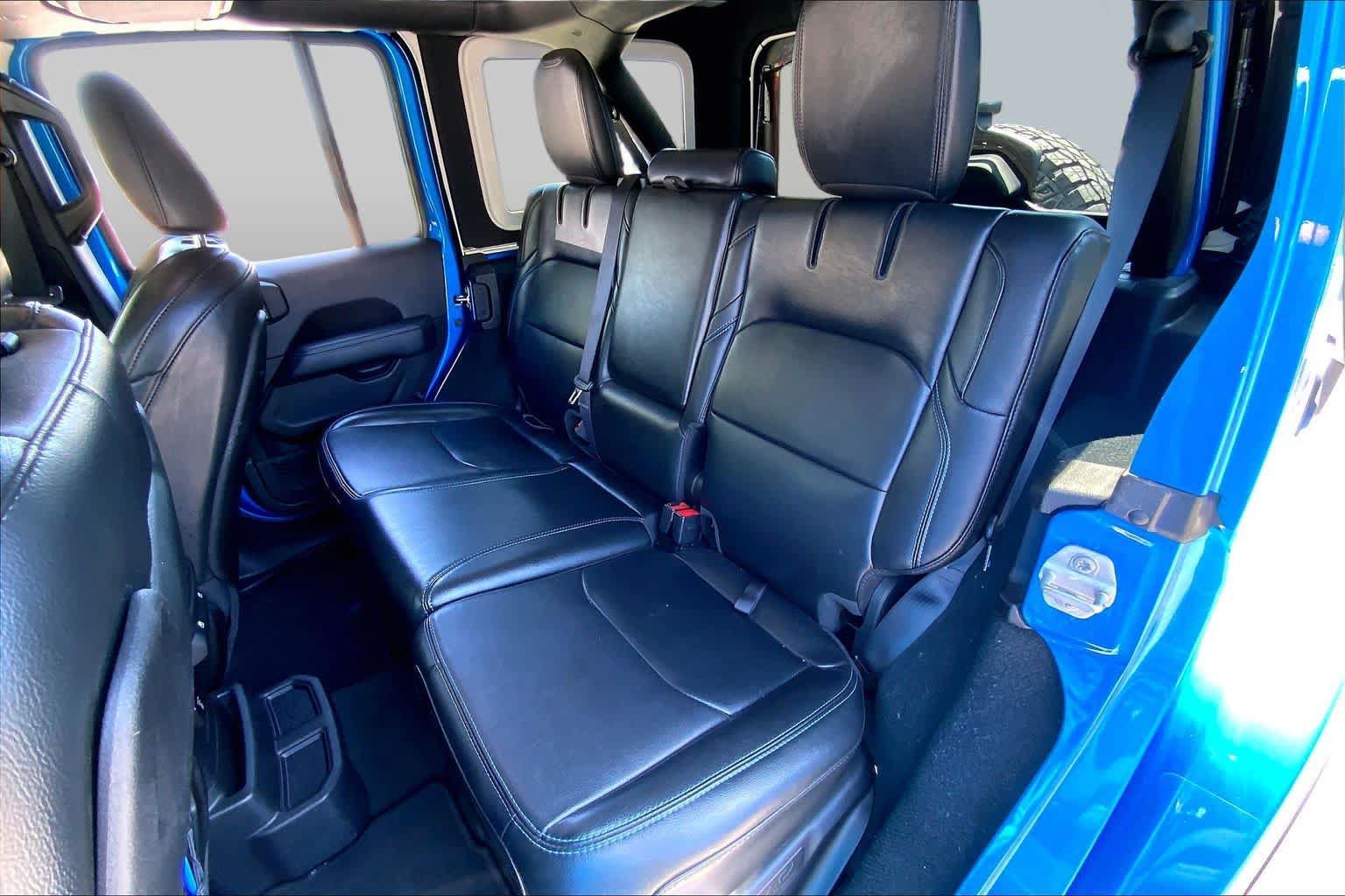 Used 2022 Jeep Wrangler Unlimited Rubicon 4xe AWD/4WD image 21