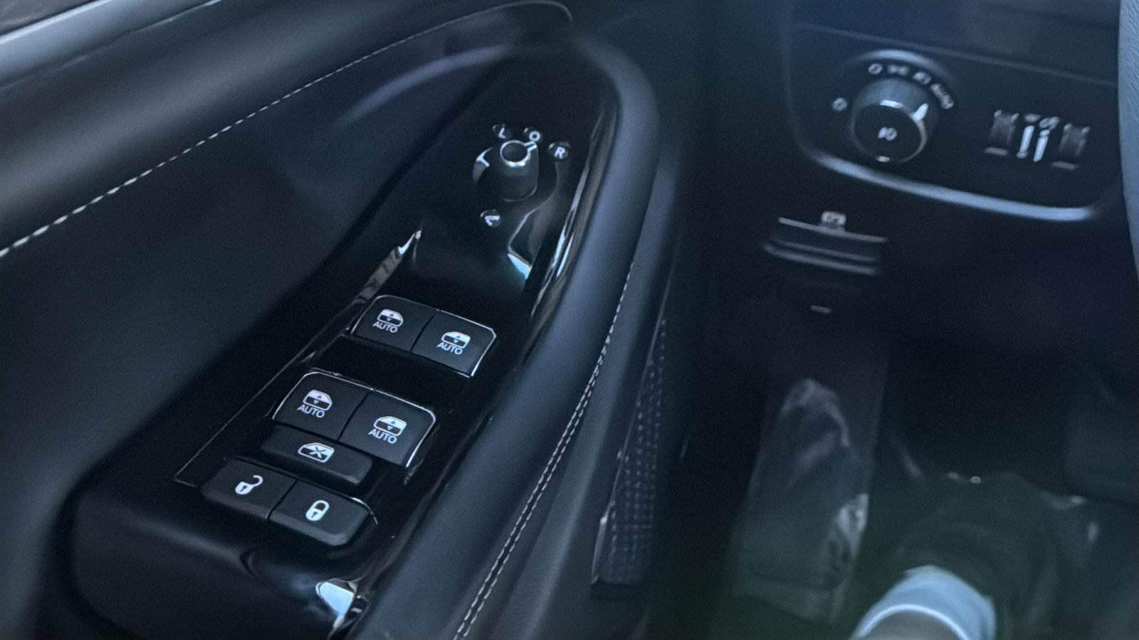 Used 2023 Jeep Grand Cherokee Overland image 33