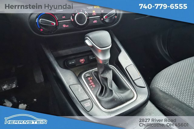 Used 2022 Kia Soul LX image 11