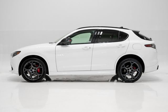 Used 2025 Alfa Romeo Stelvio Tributo Italiano w/ Driving Assist Package AWD/4WD image 27