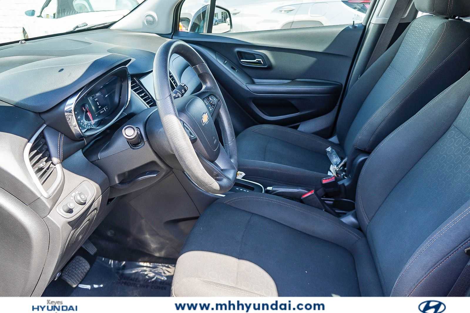 Used 2020 Chevrolet Trax LS w/ Tint and Cruise Package FWD image 19