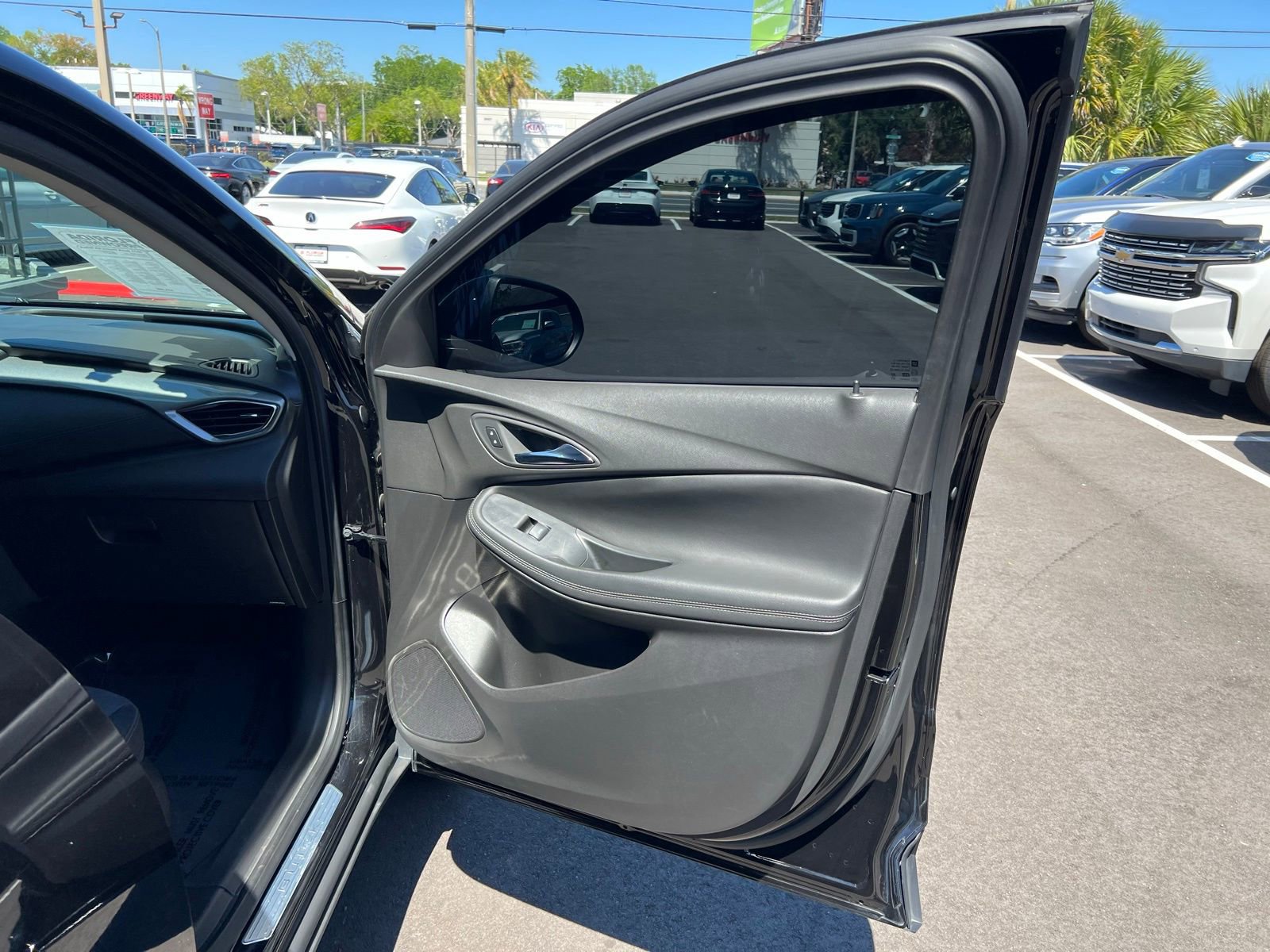 Used 2023 Buick Encore GX Select image 48