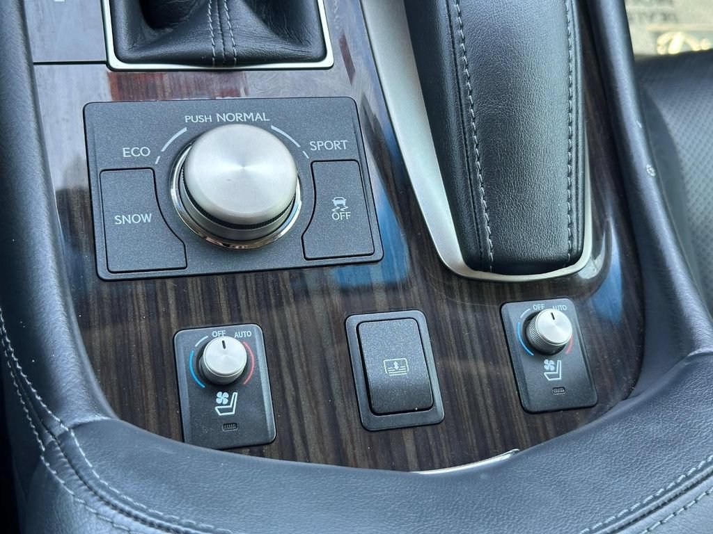 Used 2014 Lexus LS 460 w/ Comfort Package RWD image 22