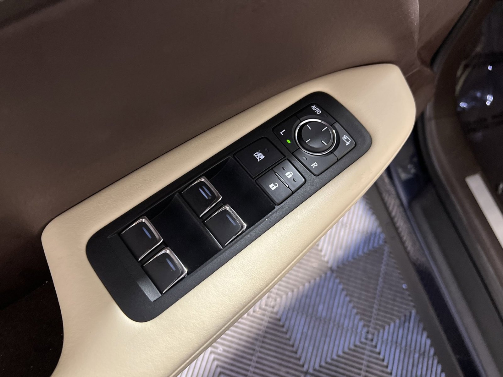 Used 2020 Lexus RX 350 AWD w/ Premium Package image 14