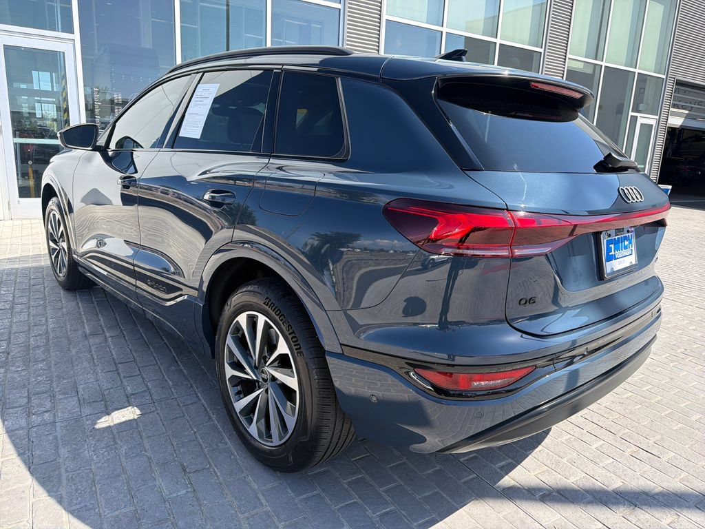Used 2025 Audi Q6 e-tron Premium w/ Convenience Package AWD/4WD image 3