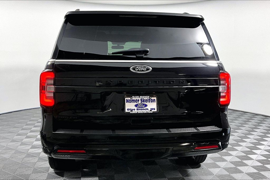 Certified 2023 Ford Expedition Limited RWD image 4
