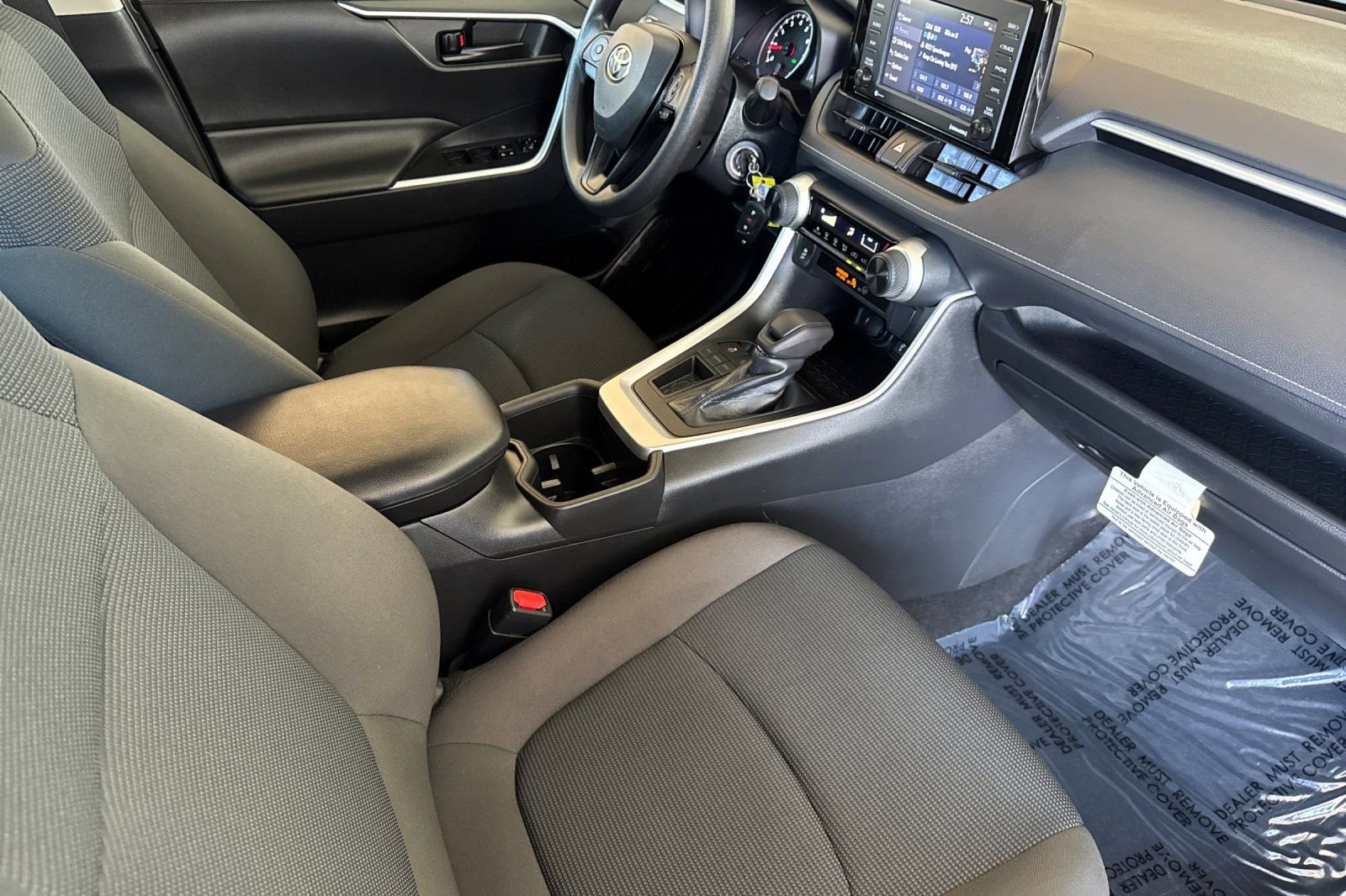 Used 2022 Toyota RAV4 LE image 16