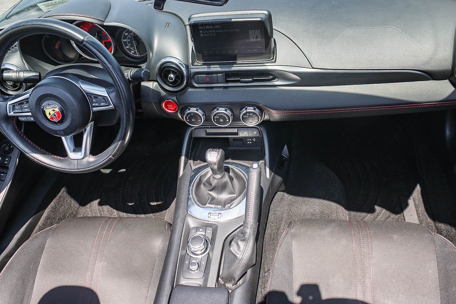 Used 2018 FIAT 124 Spider Abarth RWD image 22