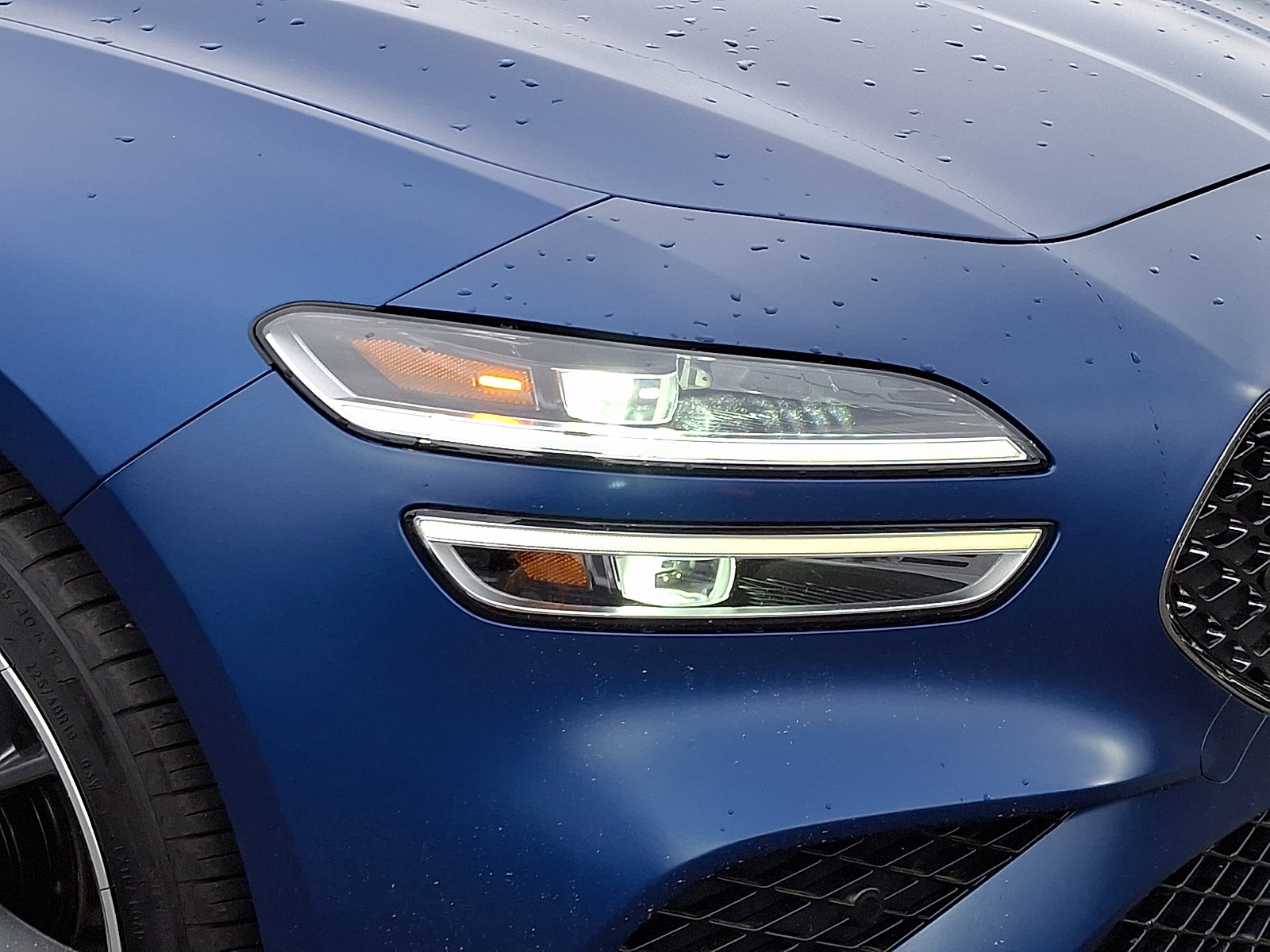 Used 2025 Genesis G70 3.3T Advanced image 9
