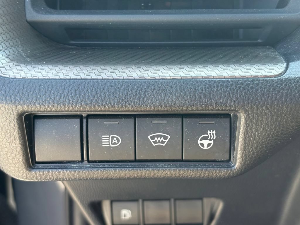 Used 2024 Toyota Prius XLE FWD image 25