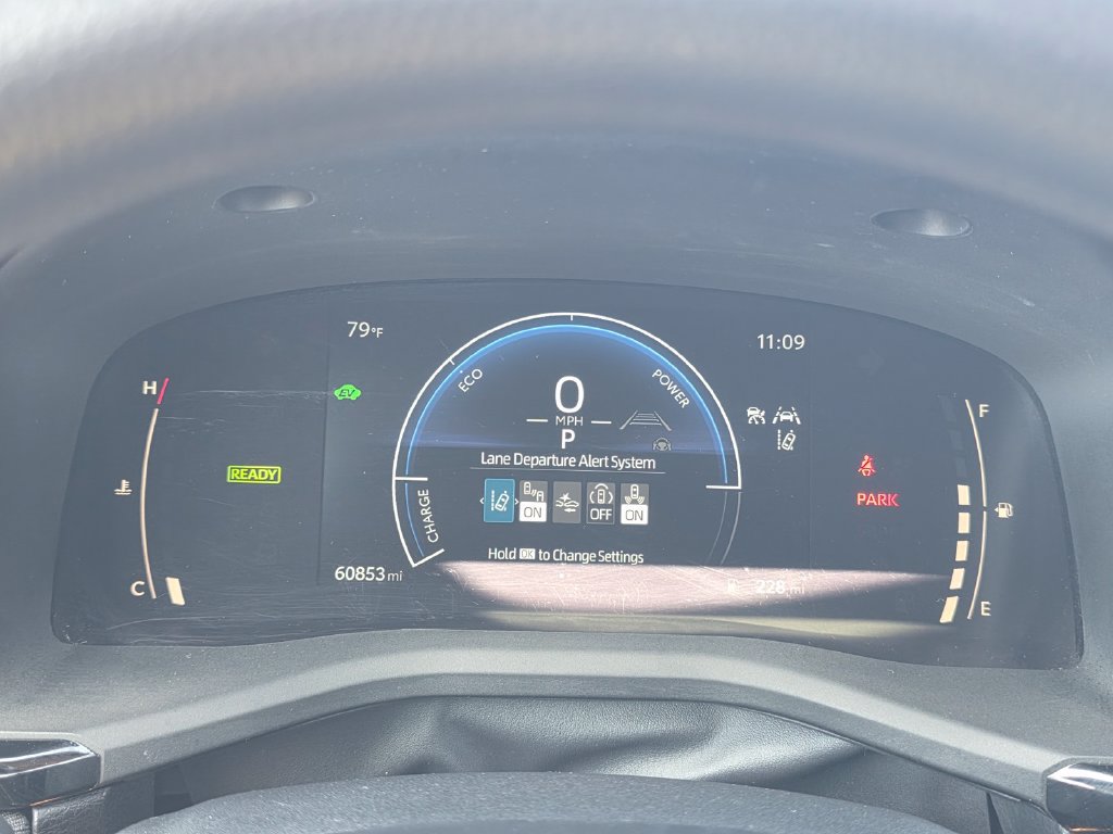 Used 2025 Toyota Camry LE FWD image 39