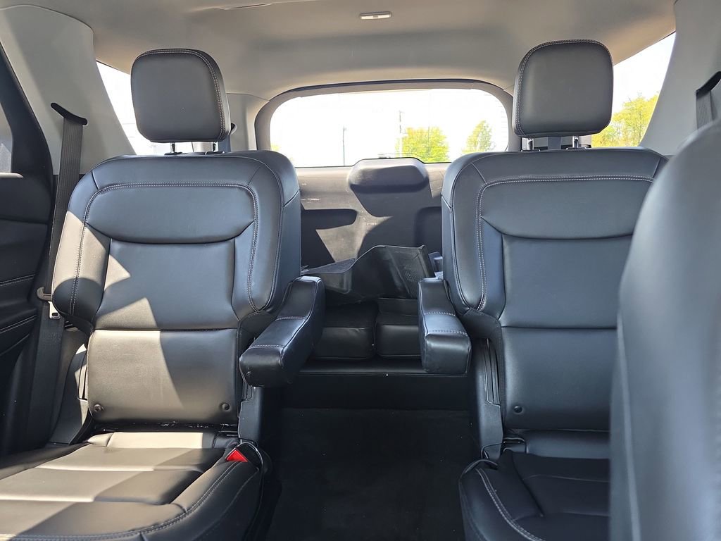 Used 2023 Ford Explorer XLT w/ Equipment Group 202A AWD/4WD image 40